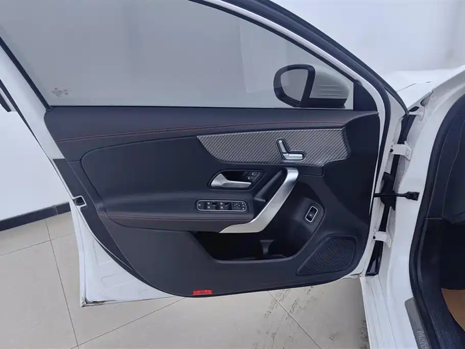 Mercedes-Benz A-Class A 2023 A 200 L Fashion