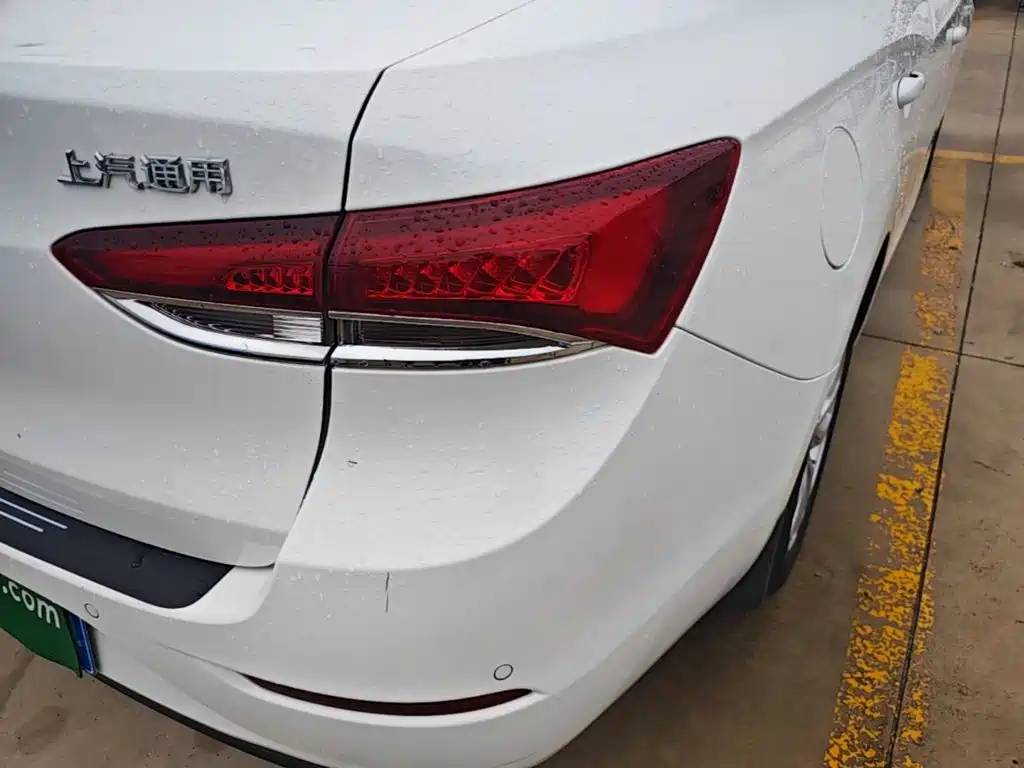 Buick Excelle — миниатюра 8