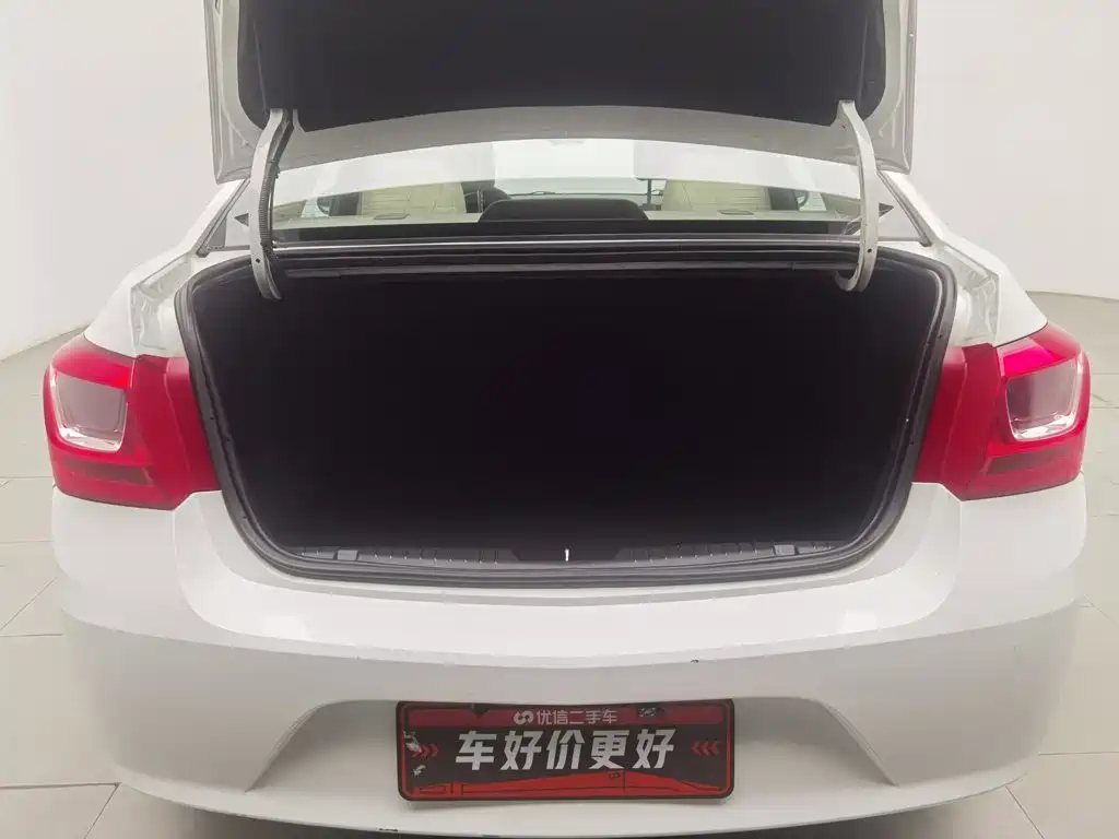 Chevrolet Cruze — миниатюра 16