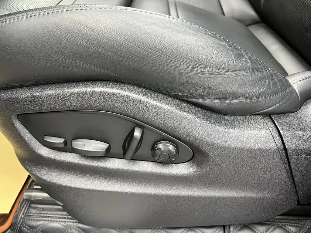 Porsche Cayenne — миниатюра 34