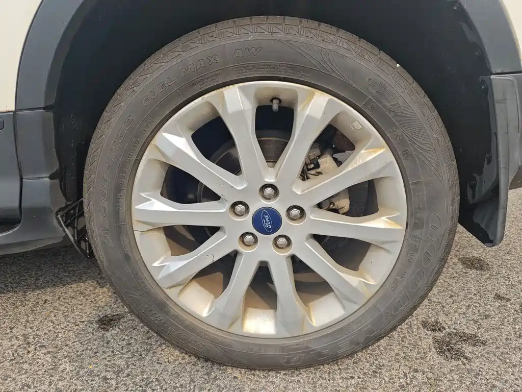 Ford Kuga — миниатюра 15