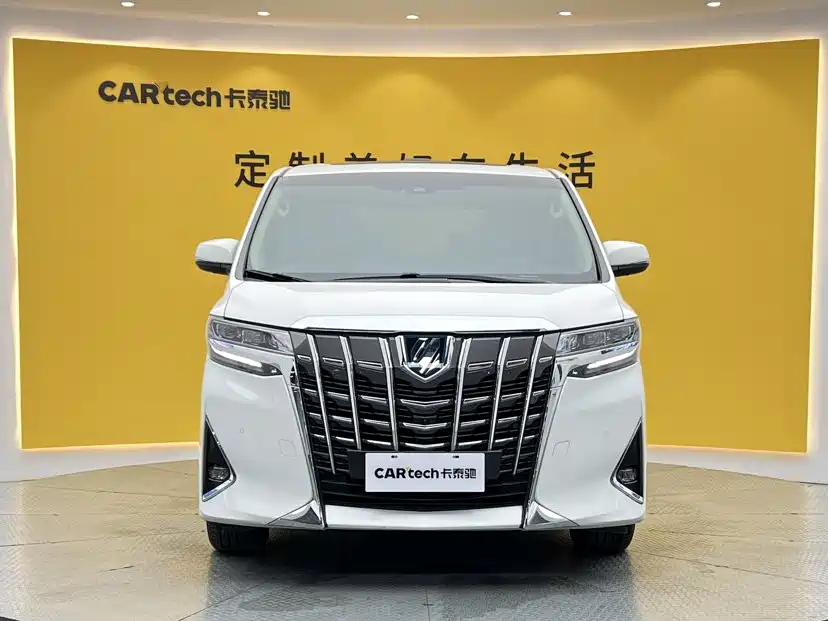 Toyota Alphard — миниатюра 3