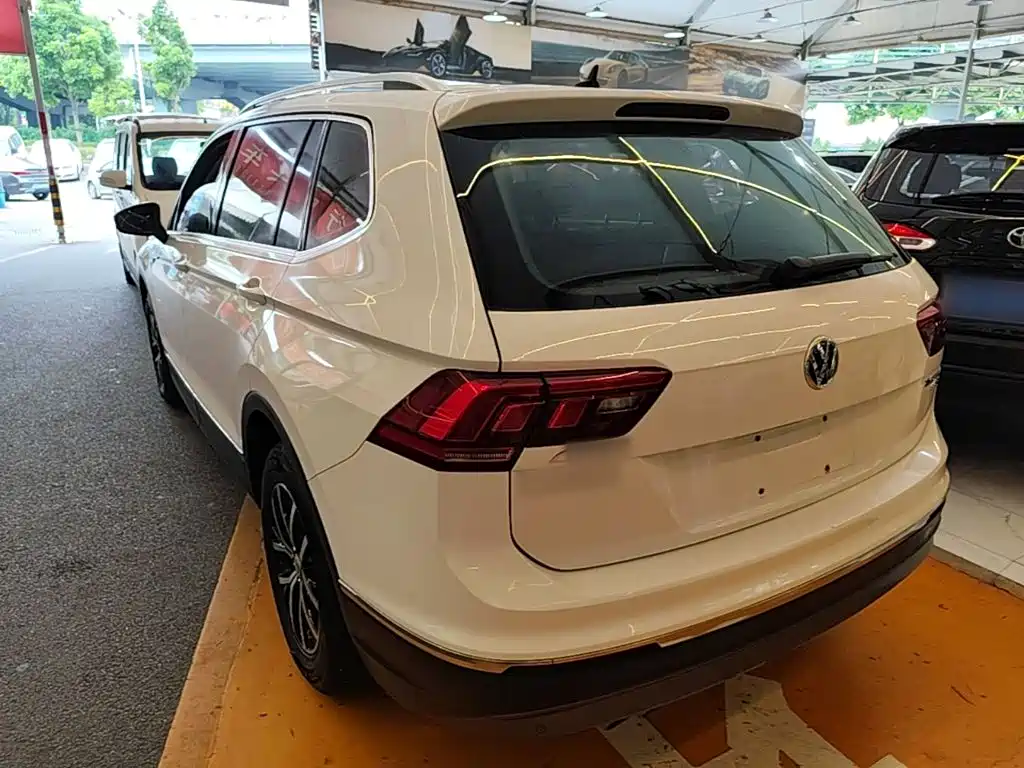 Volkswagen Tiguan L — миниатюра 5