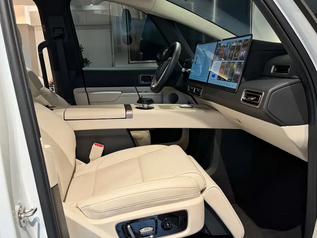 Li Auto Li MEGA — миниатюра 5
