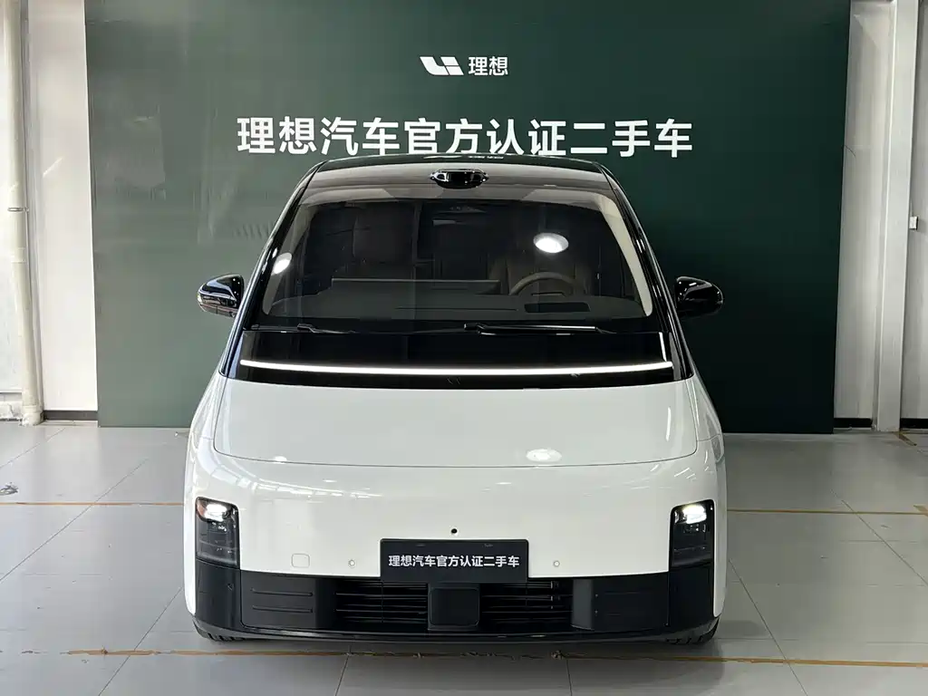 Li Auto MEGA 2025 Home