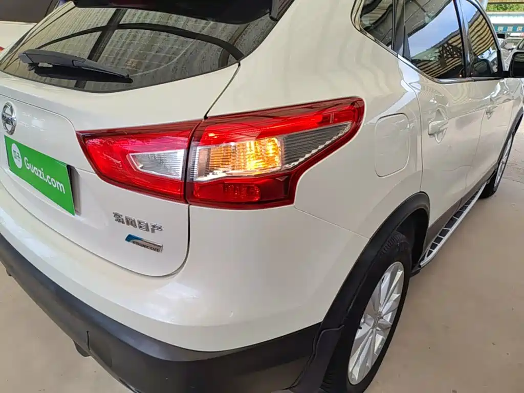 Nissan Qashqai — миниатюра 8