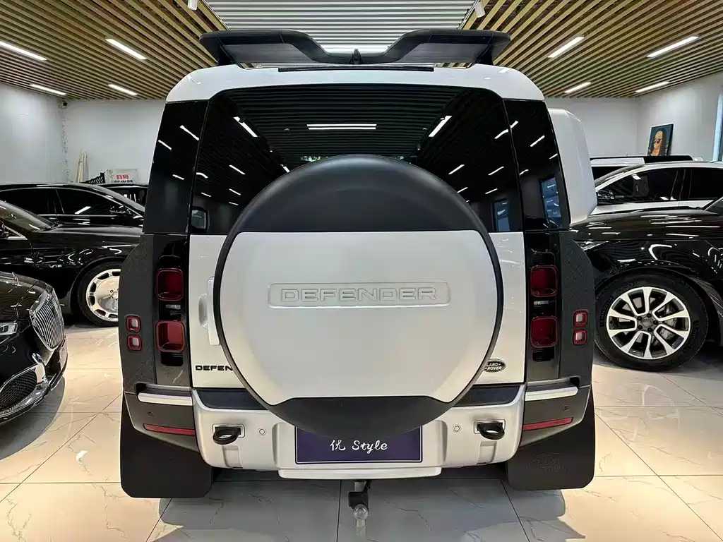 Land Rover Defender — миниатюра 12