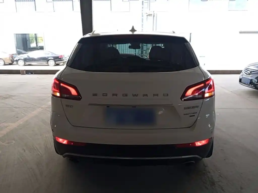 Borgward BX7 — миниатюра 6