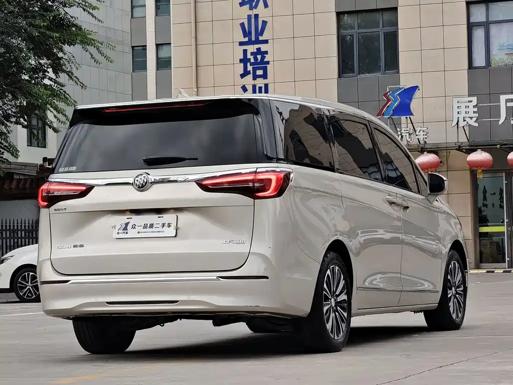 Buick GL8 — миниатюра 7