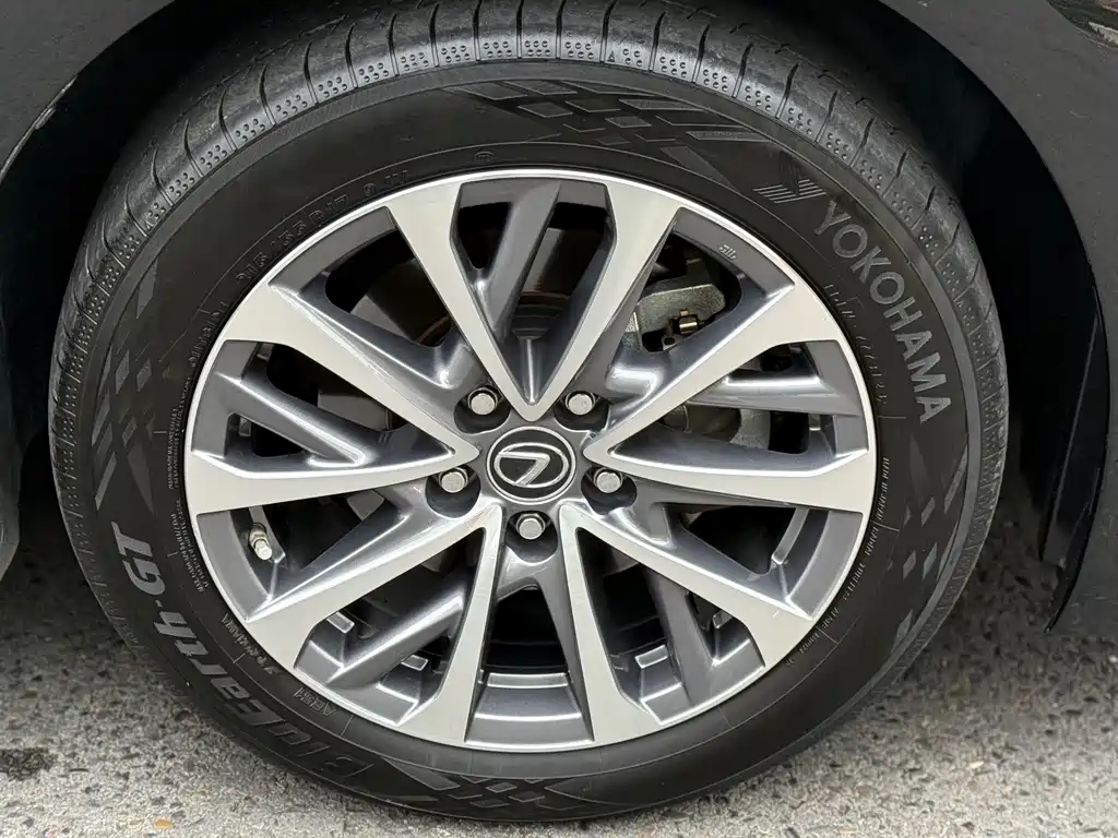Lexus ES — миниатюра 15