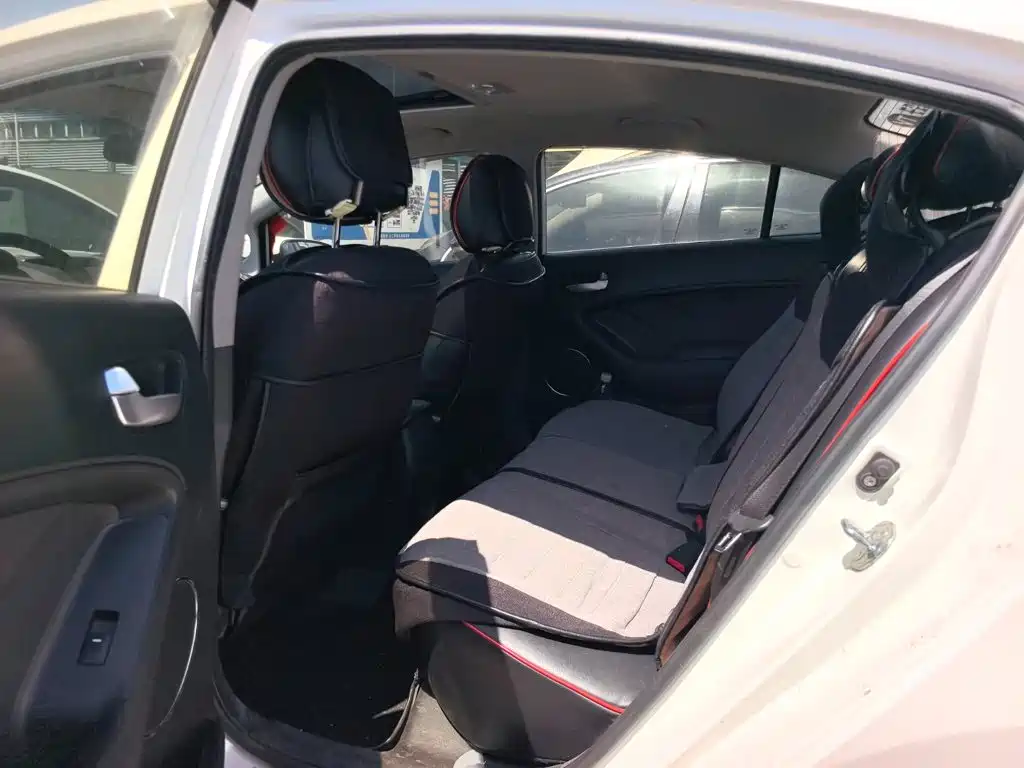 Kia K3 — миниатюра 8