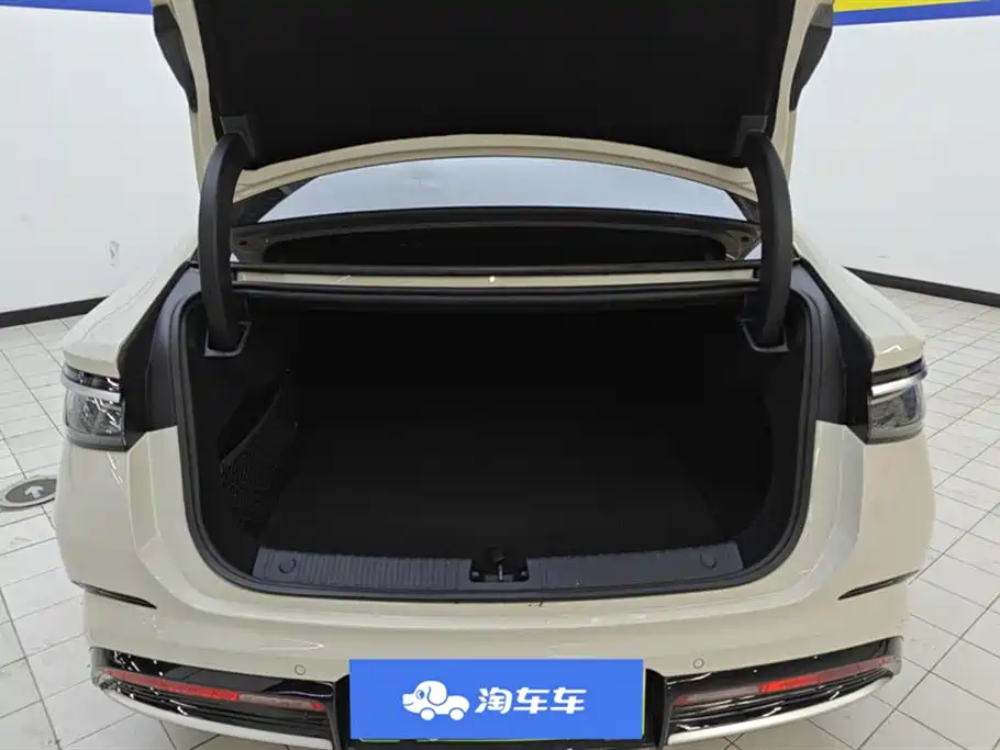 BYD SEAL 07 DM I