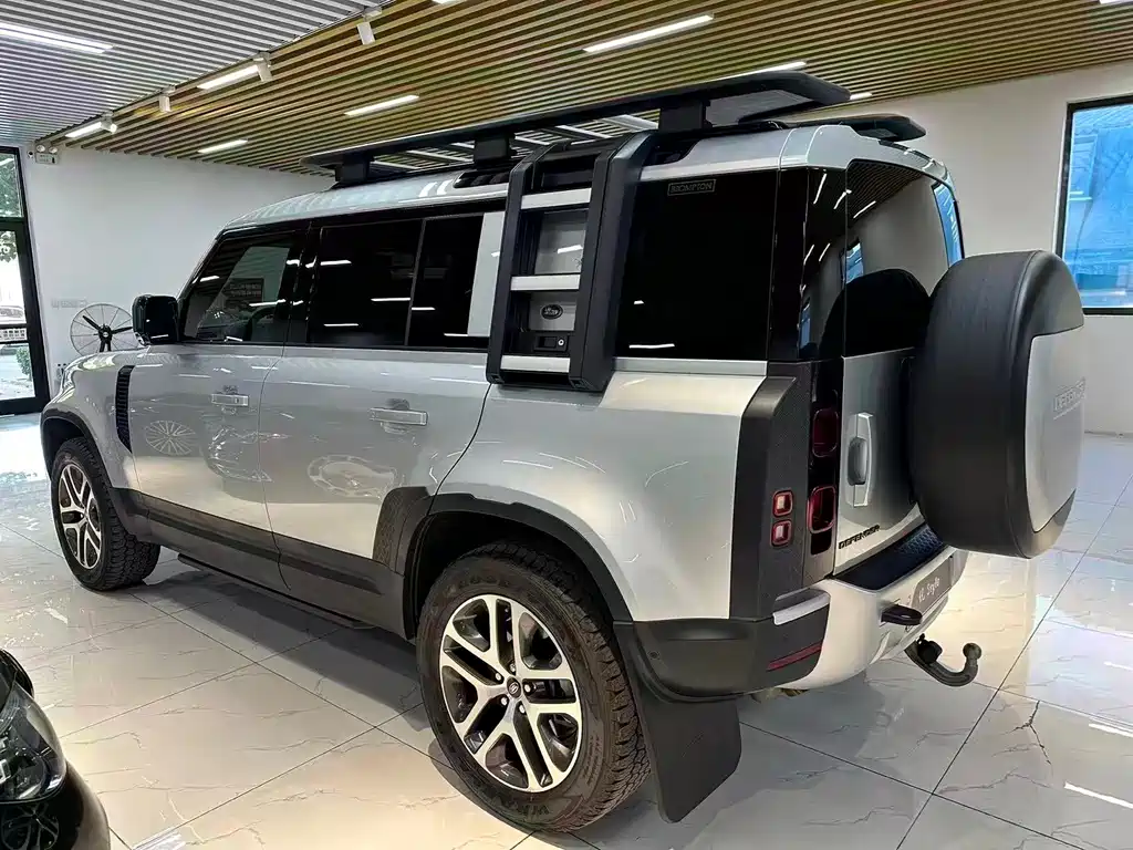 Land Rover Defender — миниатюра 5