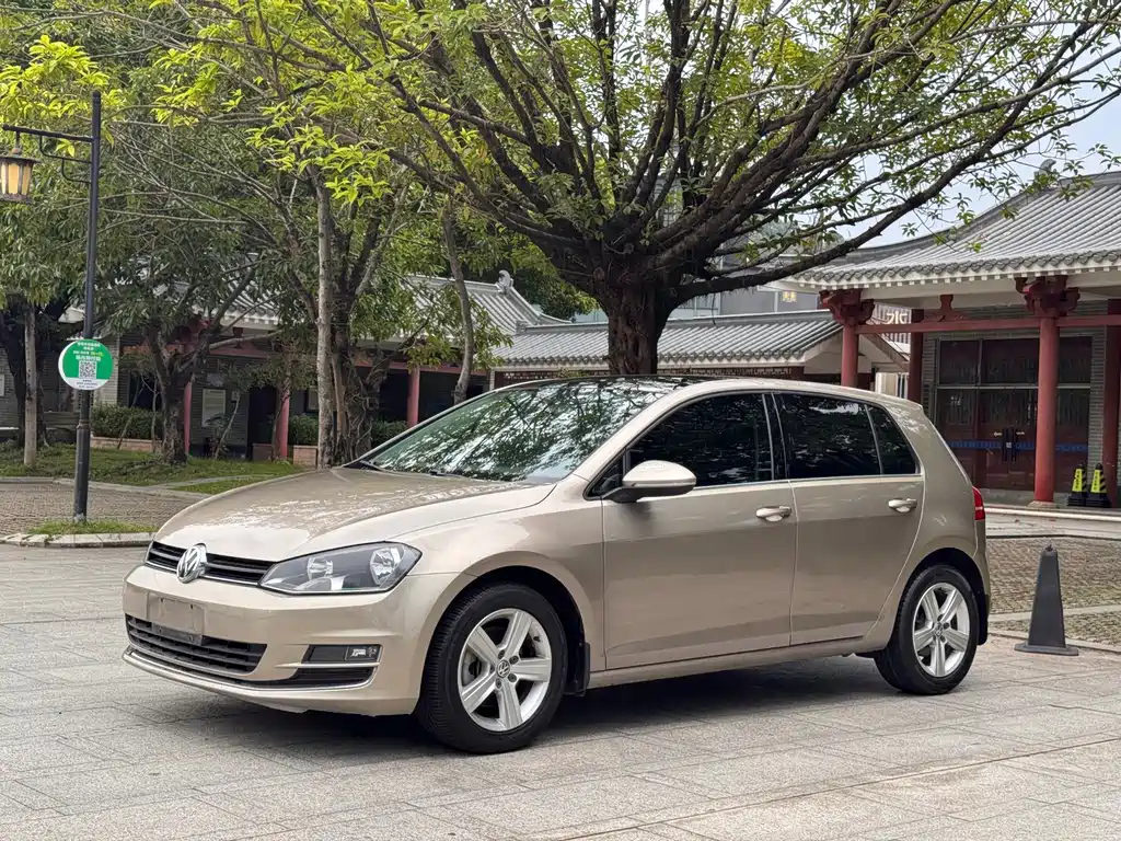 Volkswagen Golf 2016 1.6L AT Comfort