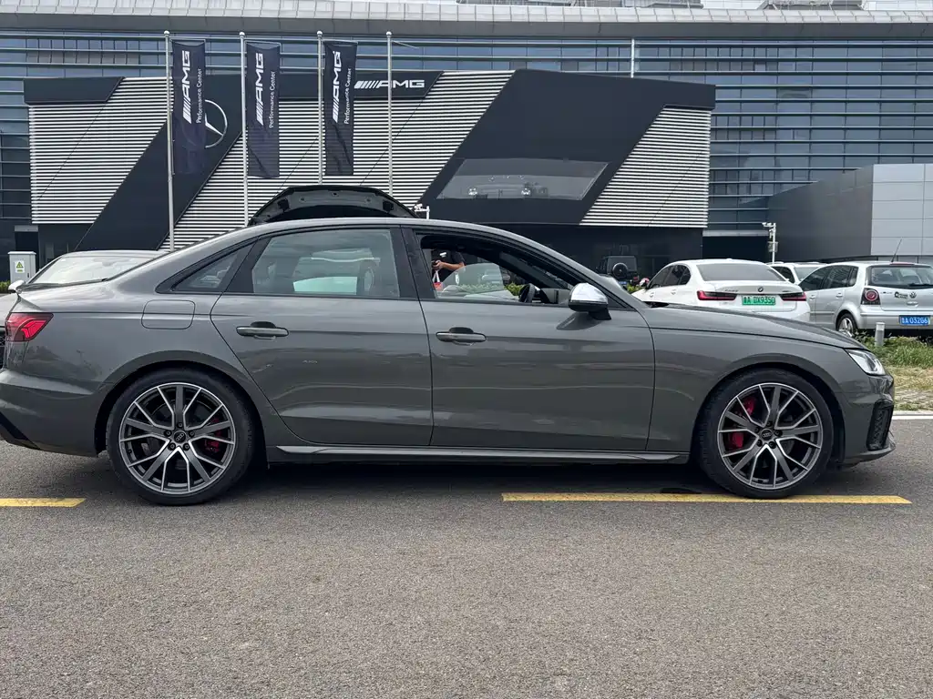 Audi S4 — миниатюра 5