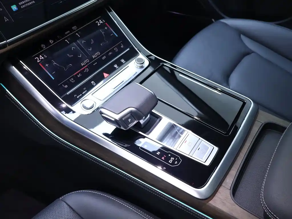 Audi Q7 — миниатюра 12