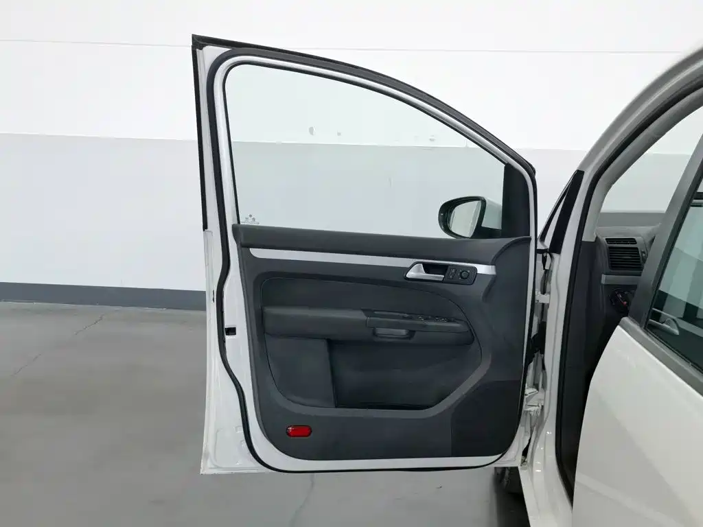 Volkswagen Touran — миниатюра 14