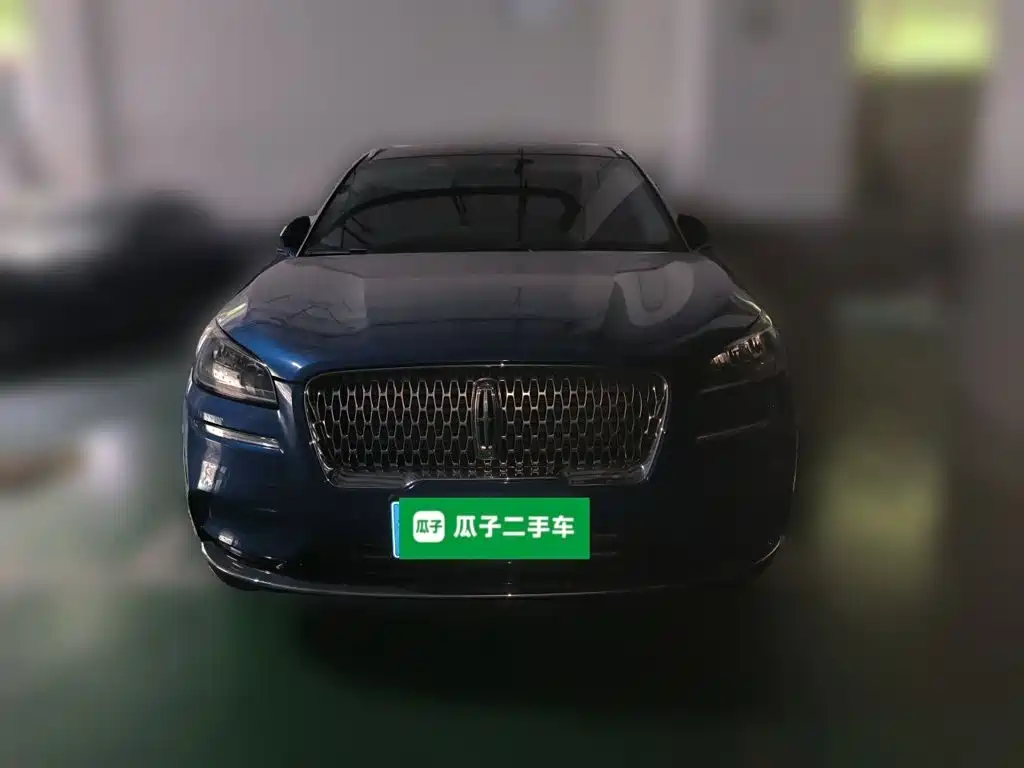 Lincoln Corsair — миниатюра 2
