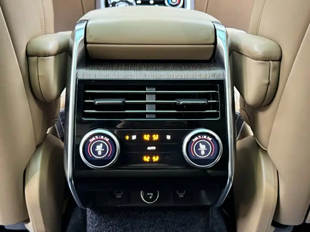 Land Rover Range Rover — миниатюра 17