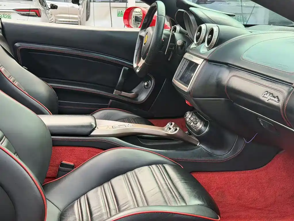 Ferrari California T 2012 4.3L