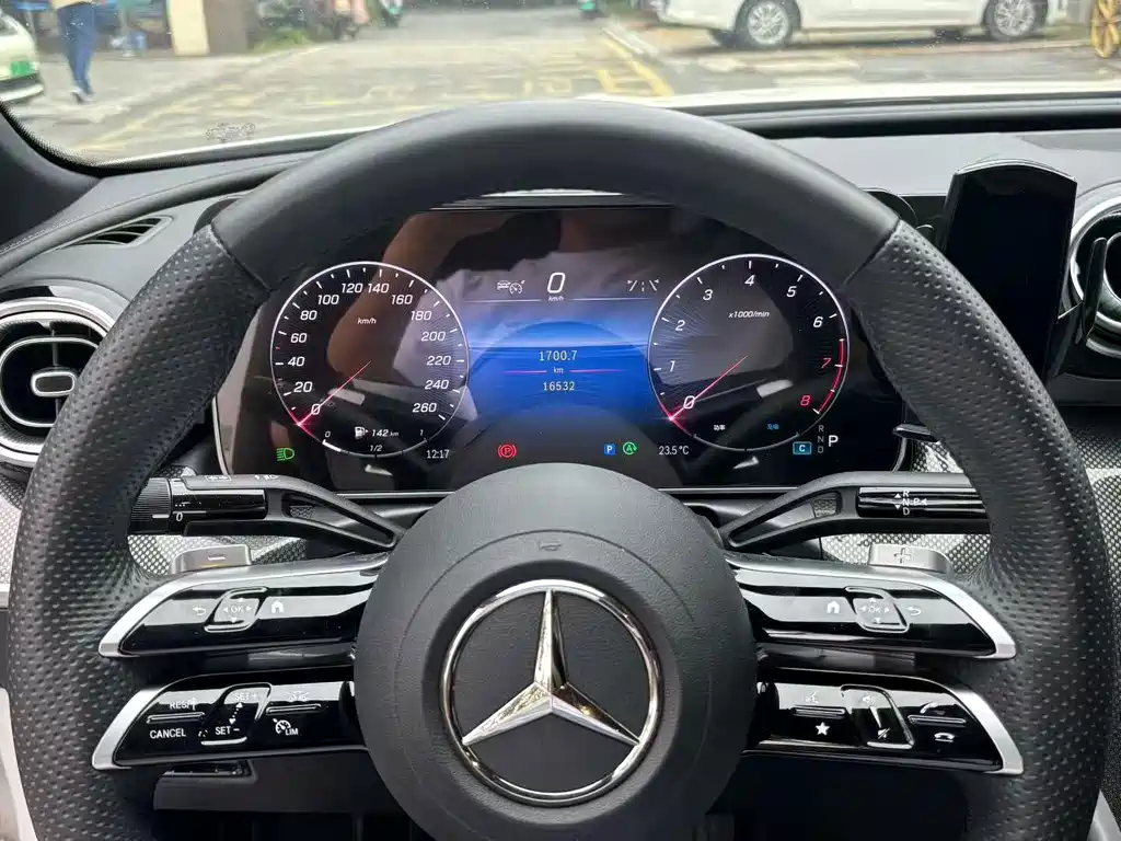 Mercedes-Benz C-Class — миниатюра 2