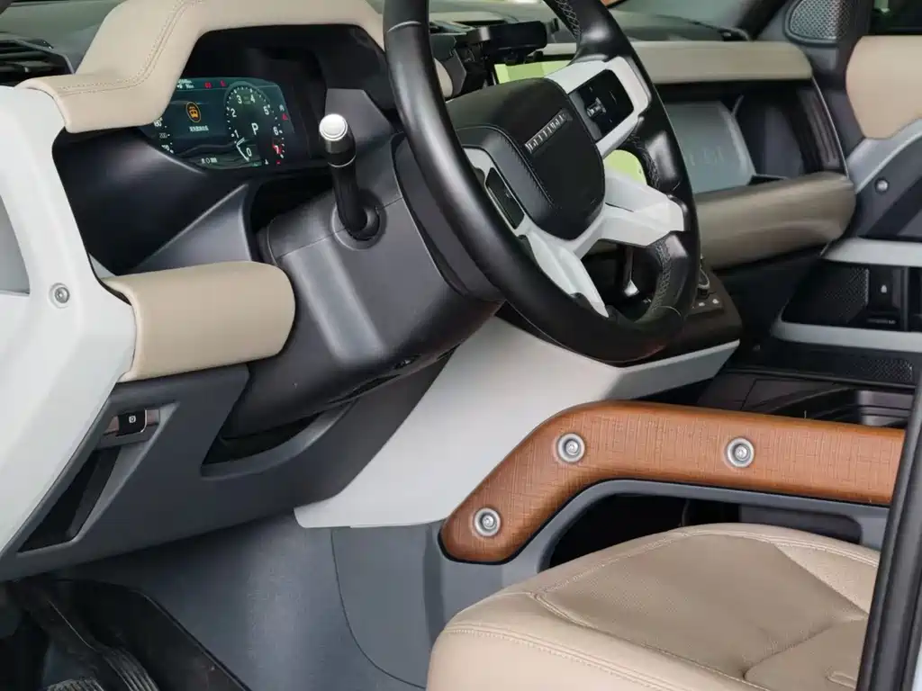 Land Rover Defender — миниатюра 5