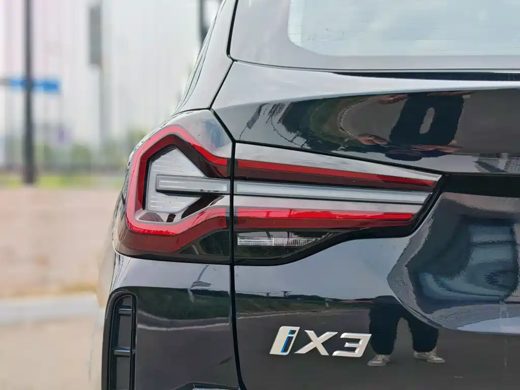 BMW iX3 — миниатюра 9
