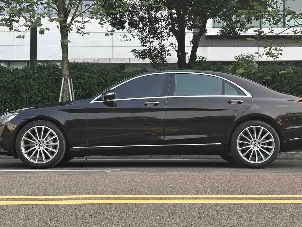 Mercedes-Benz S-Class — миниатюра 9