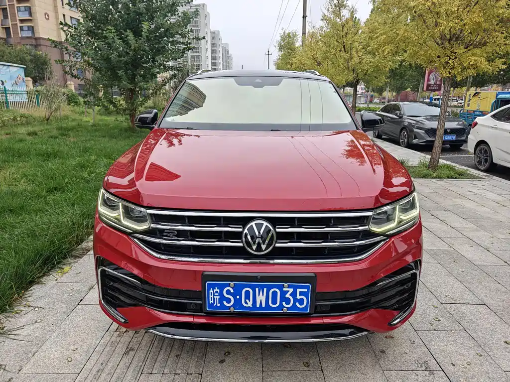 VOLKSWAGEN TIGUAN X