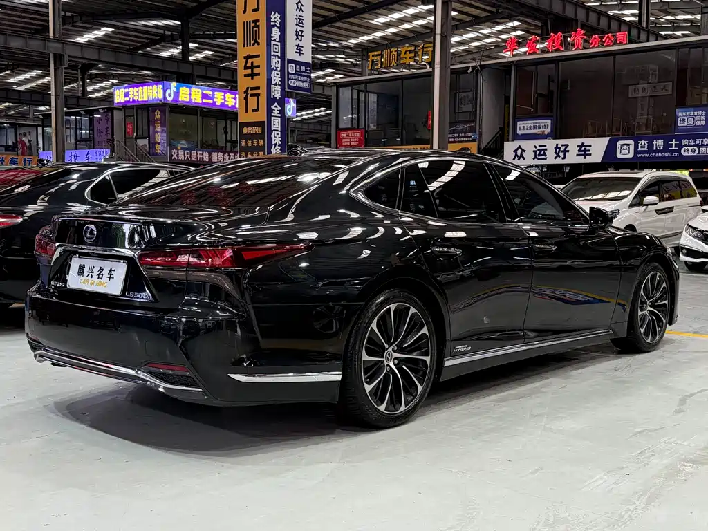 Lexus LS — миниатюра 6