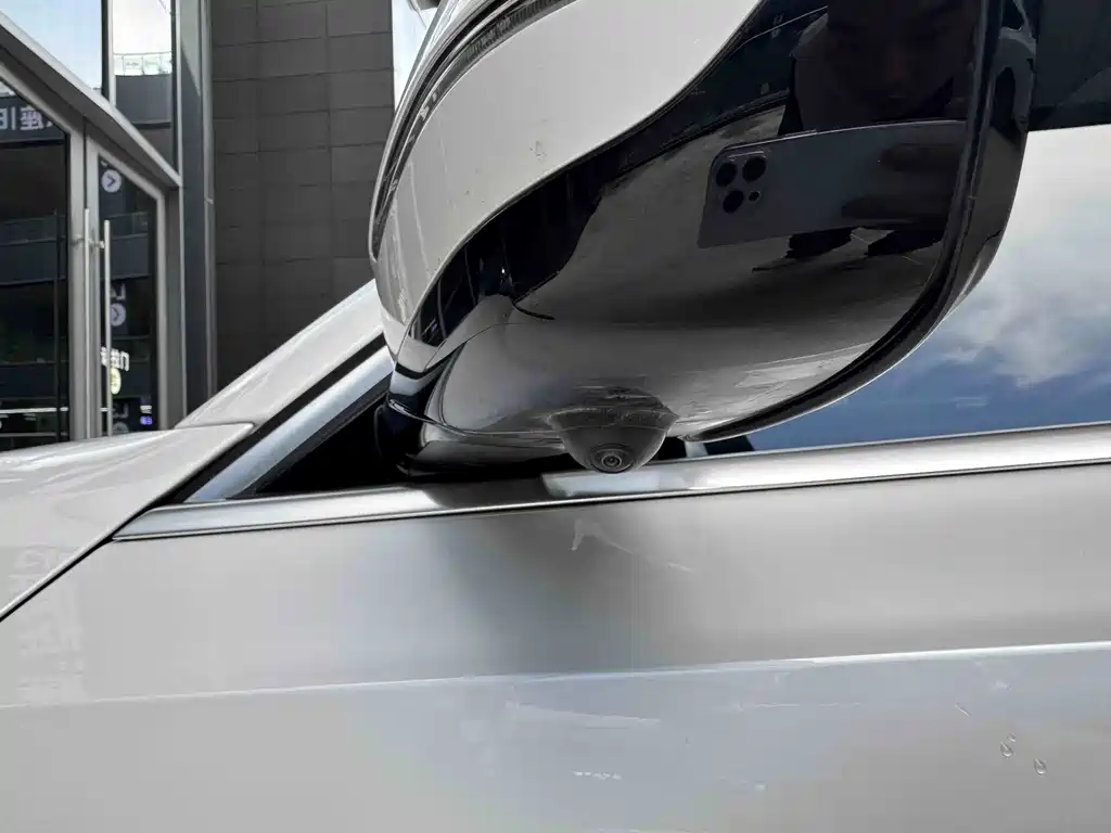 BMW 3 Series — миниатюра 23