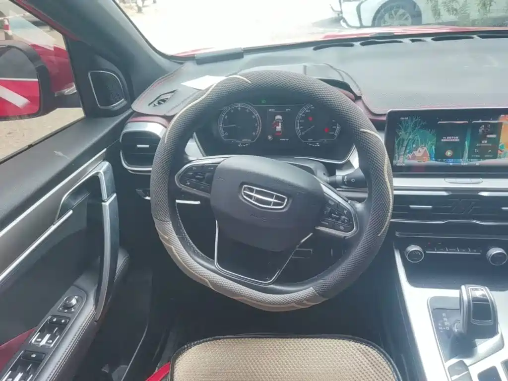Geely Binyue — миниатюра 15