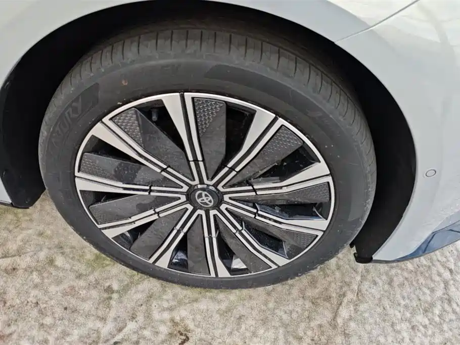 Toyota bZ7 7 2026 600 Pro