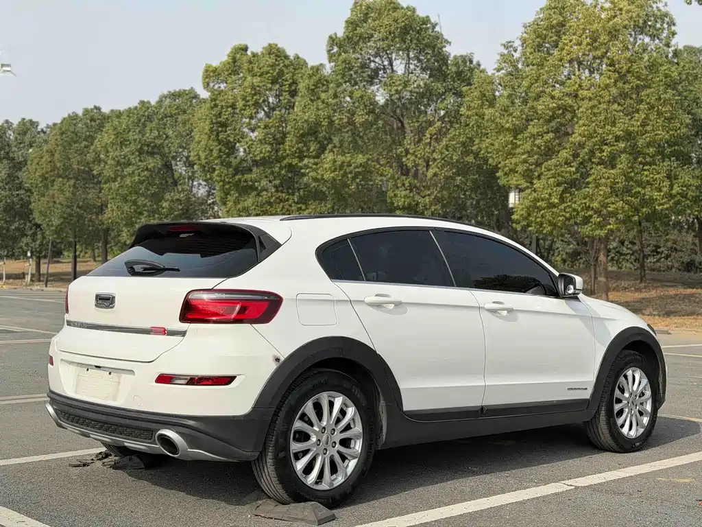 Qoros Qoros 3 — миниатюра 7