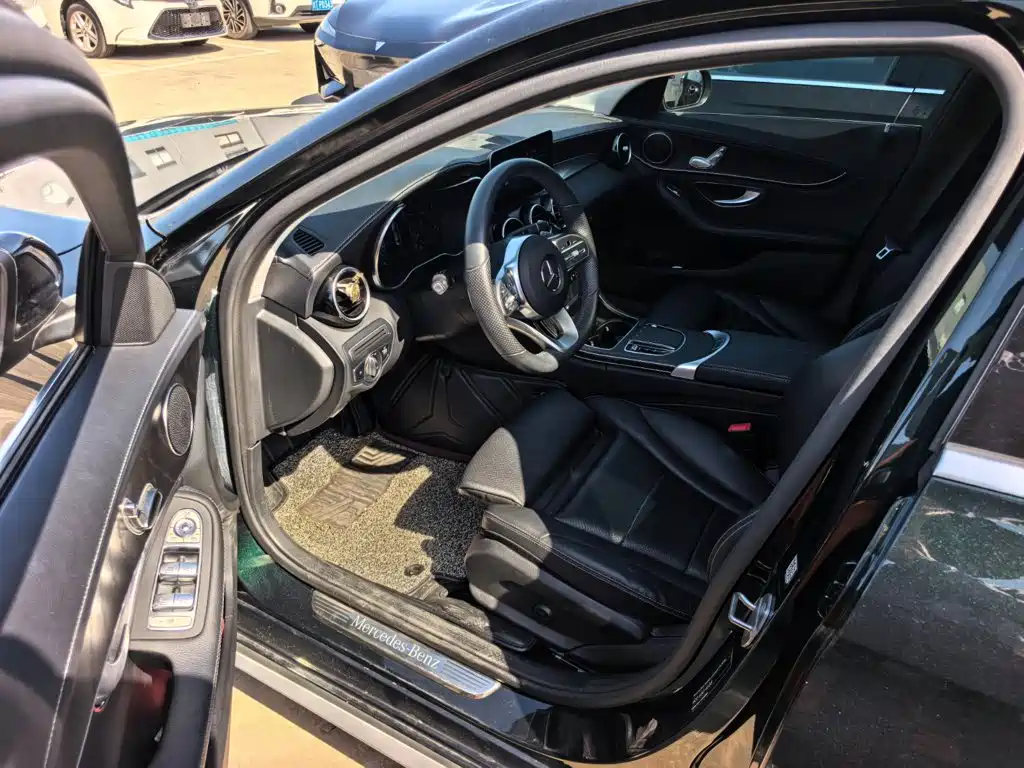 Mercedes-Benz C-Class — миниатюра 7