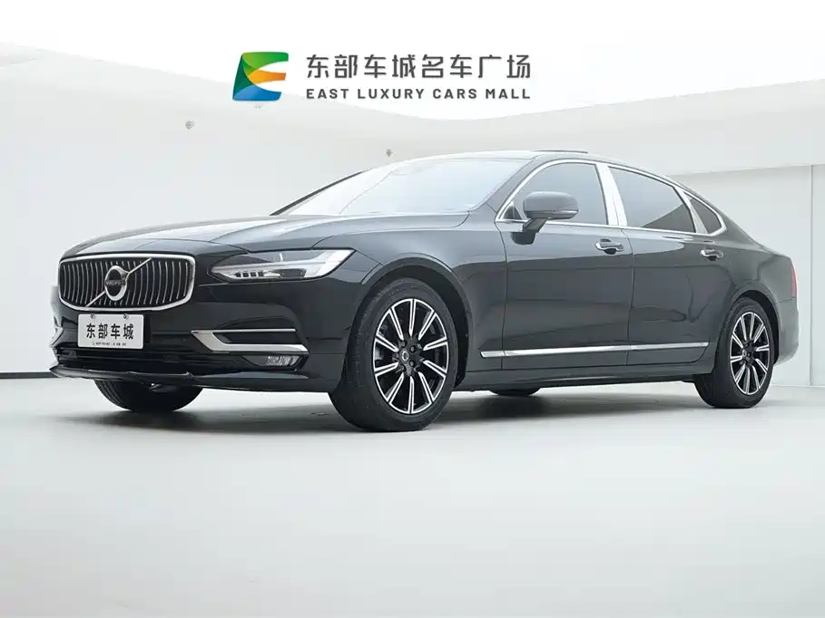 VOLVO  S90