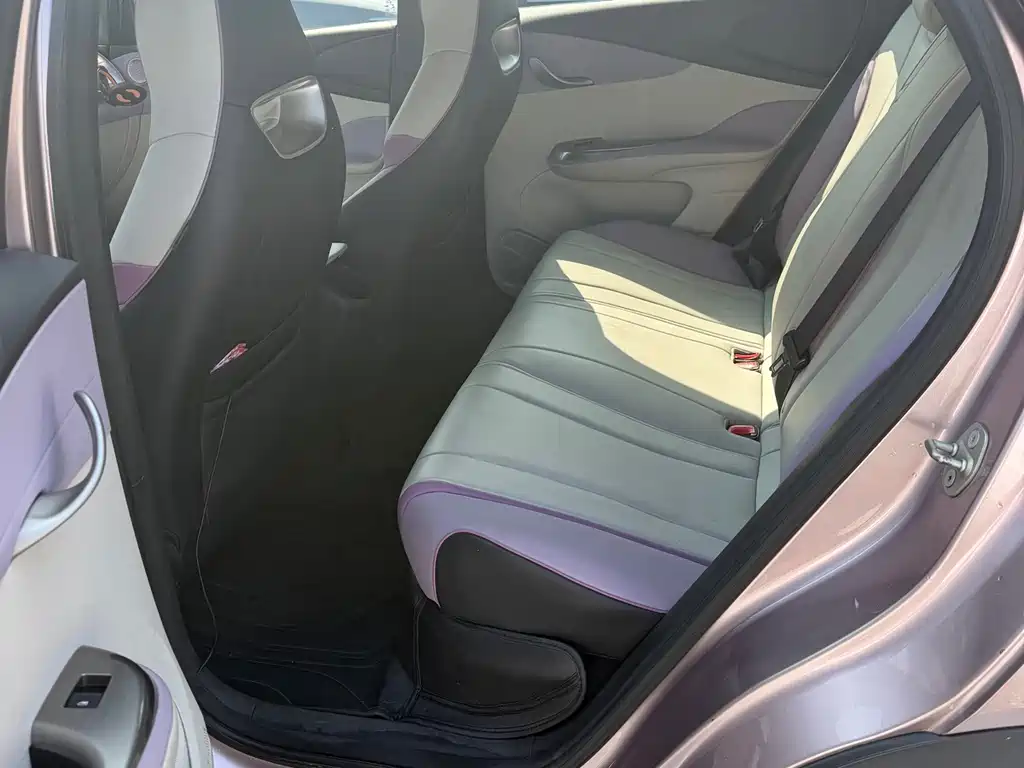BYD Dolphin — миниатюра 9