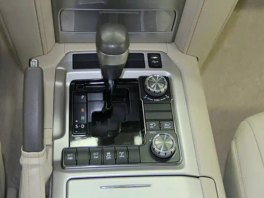 Toyota Land Cruiser — миниатюра 16