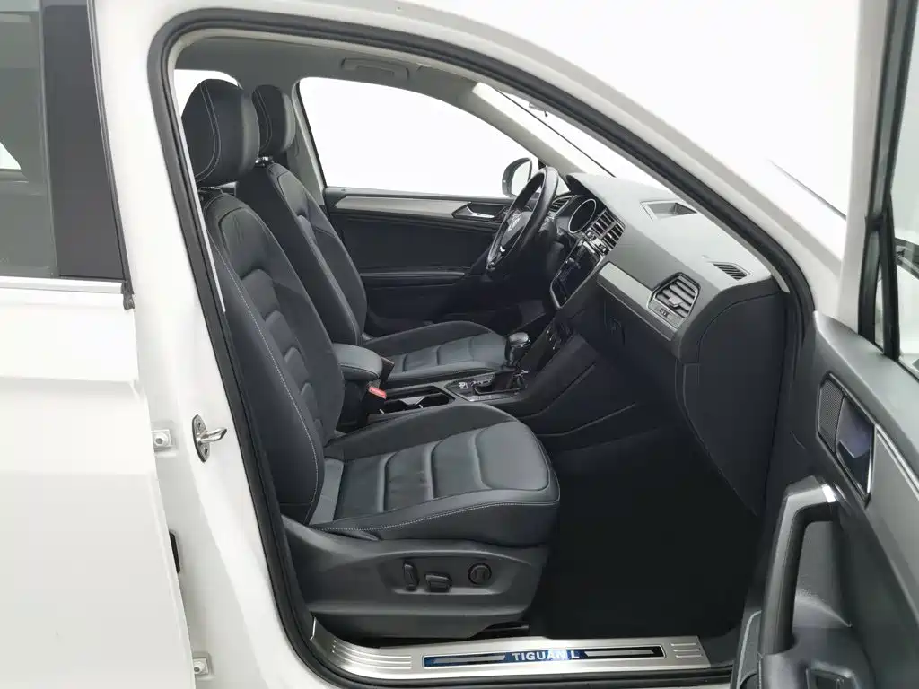 Volkswagen Tiguan L — миниатюра 23