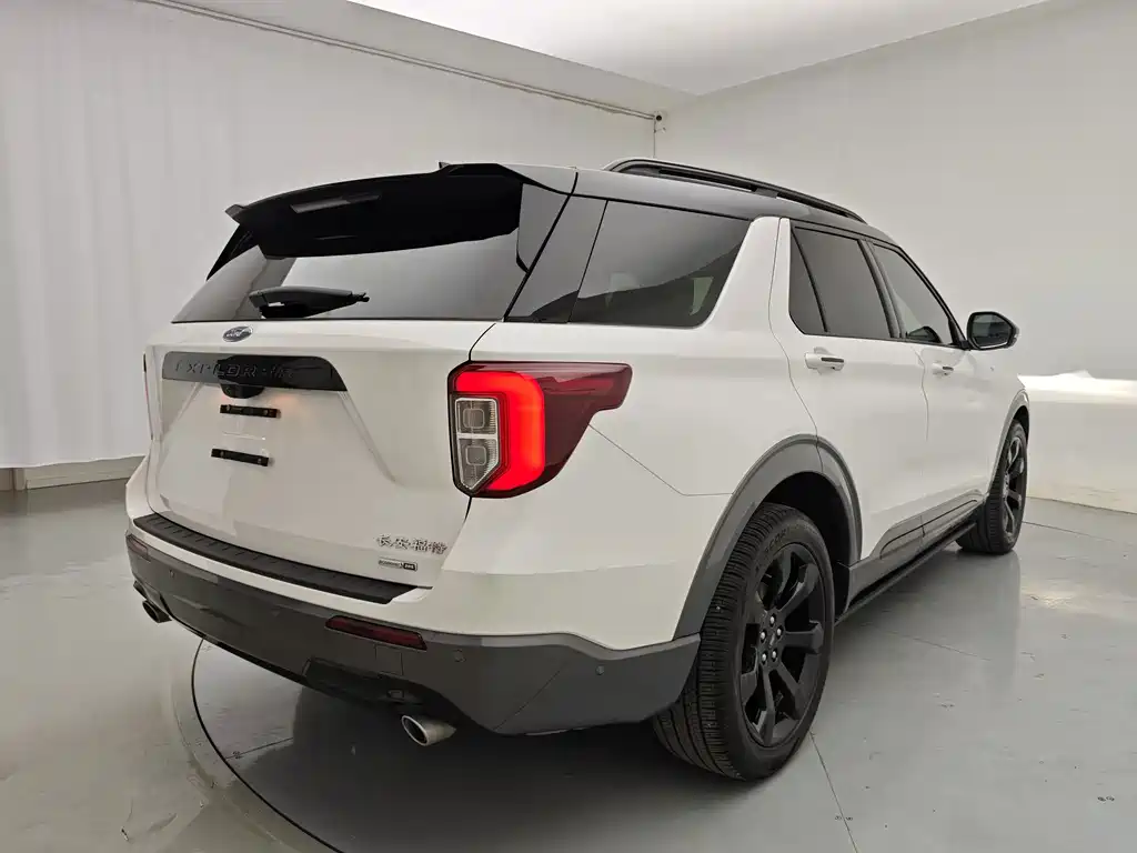 Ford Explorer — миниатюра 13