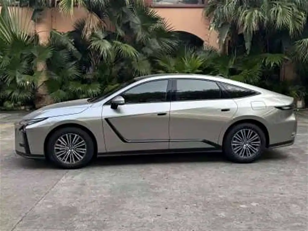 Lexus ES — миниатюра 10