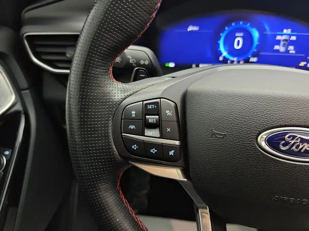Ford Explorer — миниатюра 32
