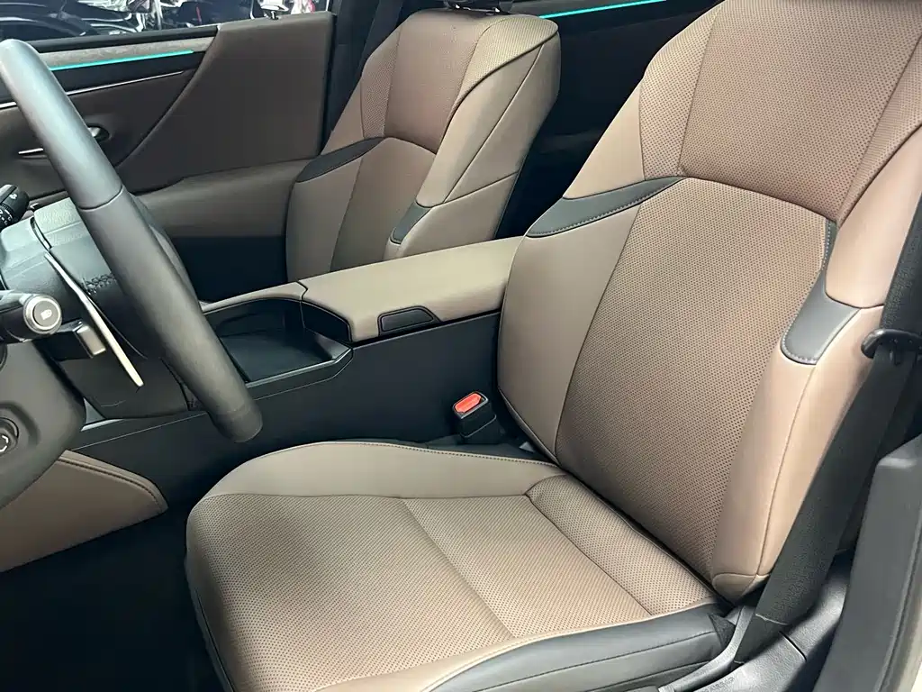 Lexus ES — миниатюра 9