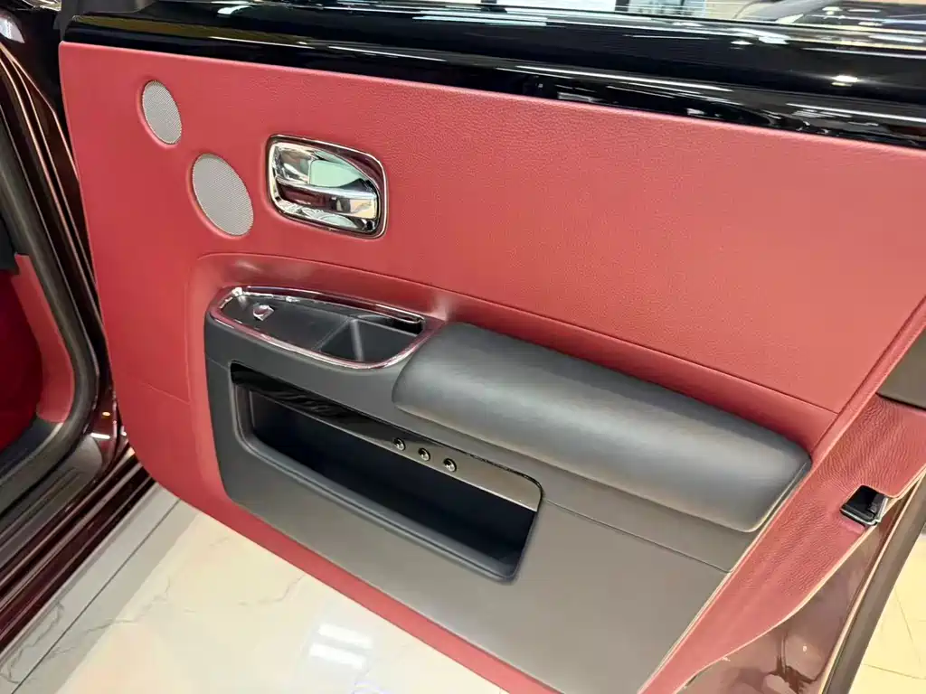 Rolls-Royce Ghost — миниатюра 11