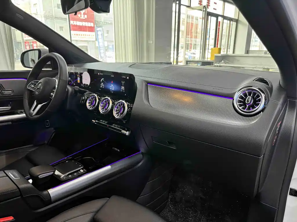 Mercedes-Benz GLA — миниатюра 7