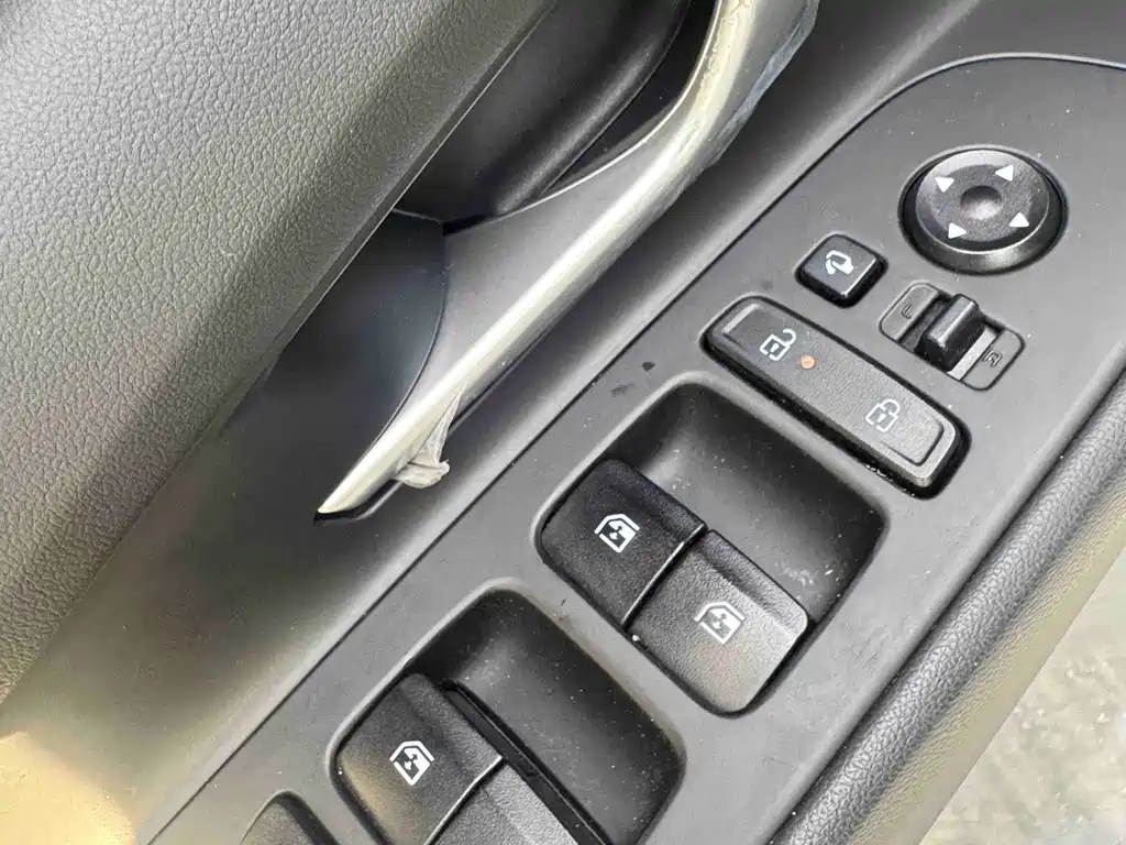 Hyundai Elantra — миниатюра 18