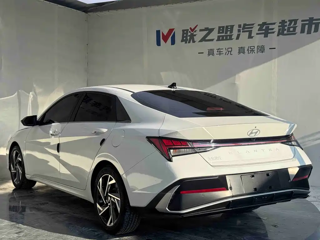 Hyundai Elantra — миниатюра 4