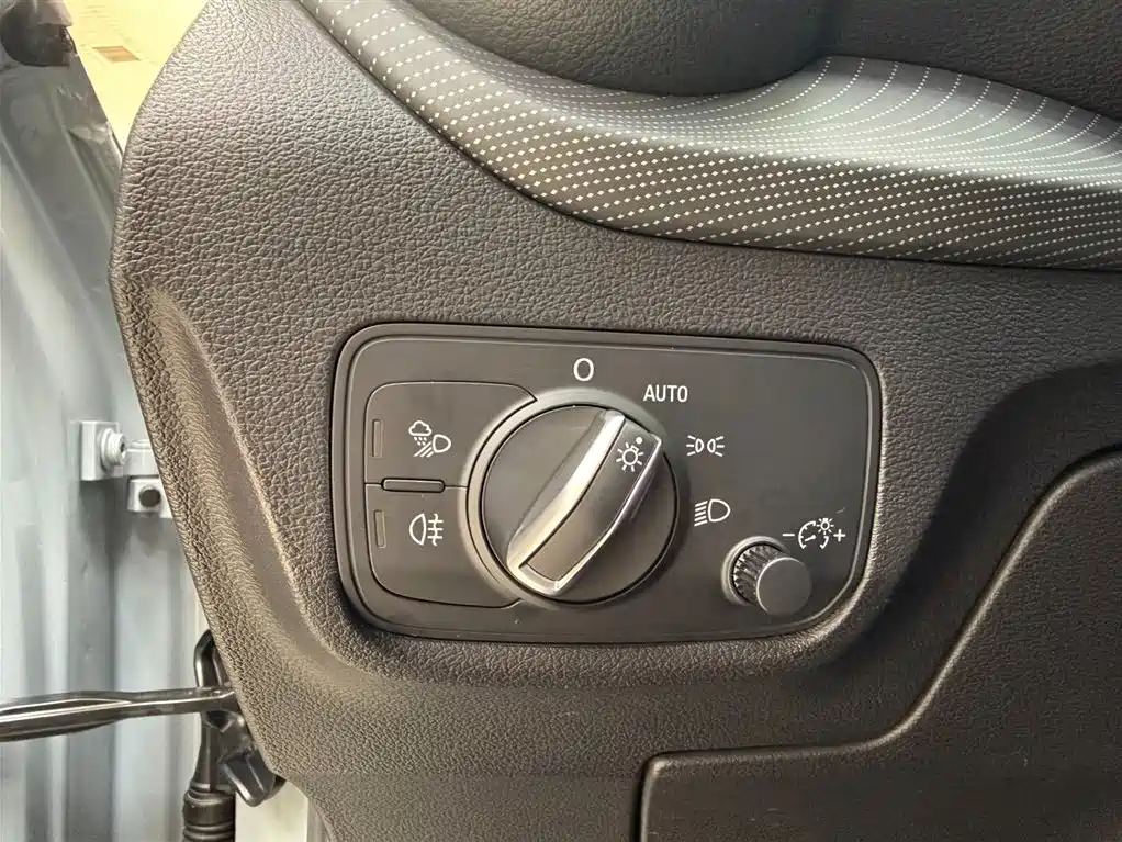 Audi Q2L 35 TFSI Fashion Dynamic Type, фото 9