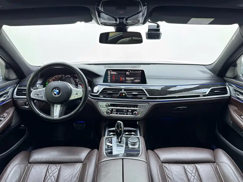 BMW 7 Series — миниатюра 5