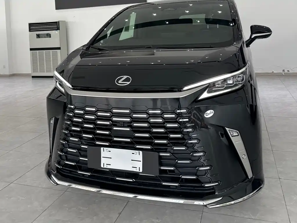 Lexus LM 2025 350h мест